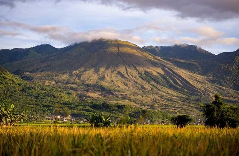 Legenda Cerita Rakyat Meniup Suling Saat Mendaki di Gunung Guntur: Artinya Memanggil Maung Bungkeuleukan
